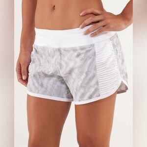Lululemon Run: Bright At Night Shorts
Blazer Print / White Athletic Size 6